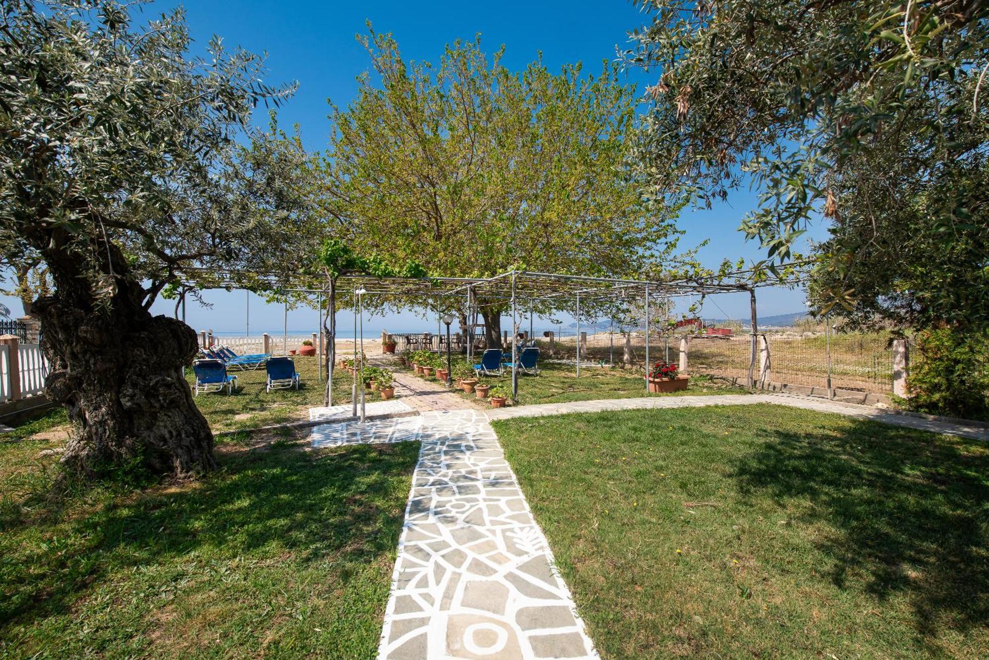 Olivento Beach Front Suites Potos Exterior foto